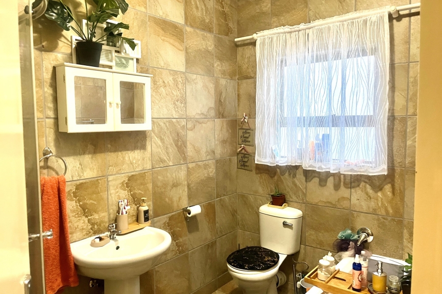 1 Bedroom Property for Sale in Gateway Manor North West
